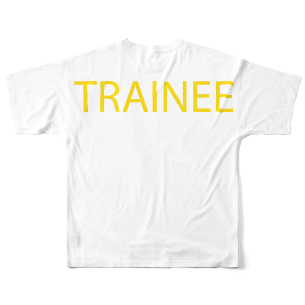 MUGENGEN (ムゲンゲン)のTRAINEE letter D_YW フルグラフィックTシャツの背面