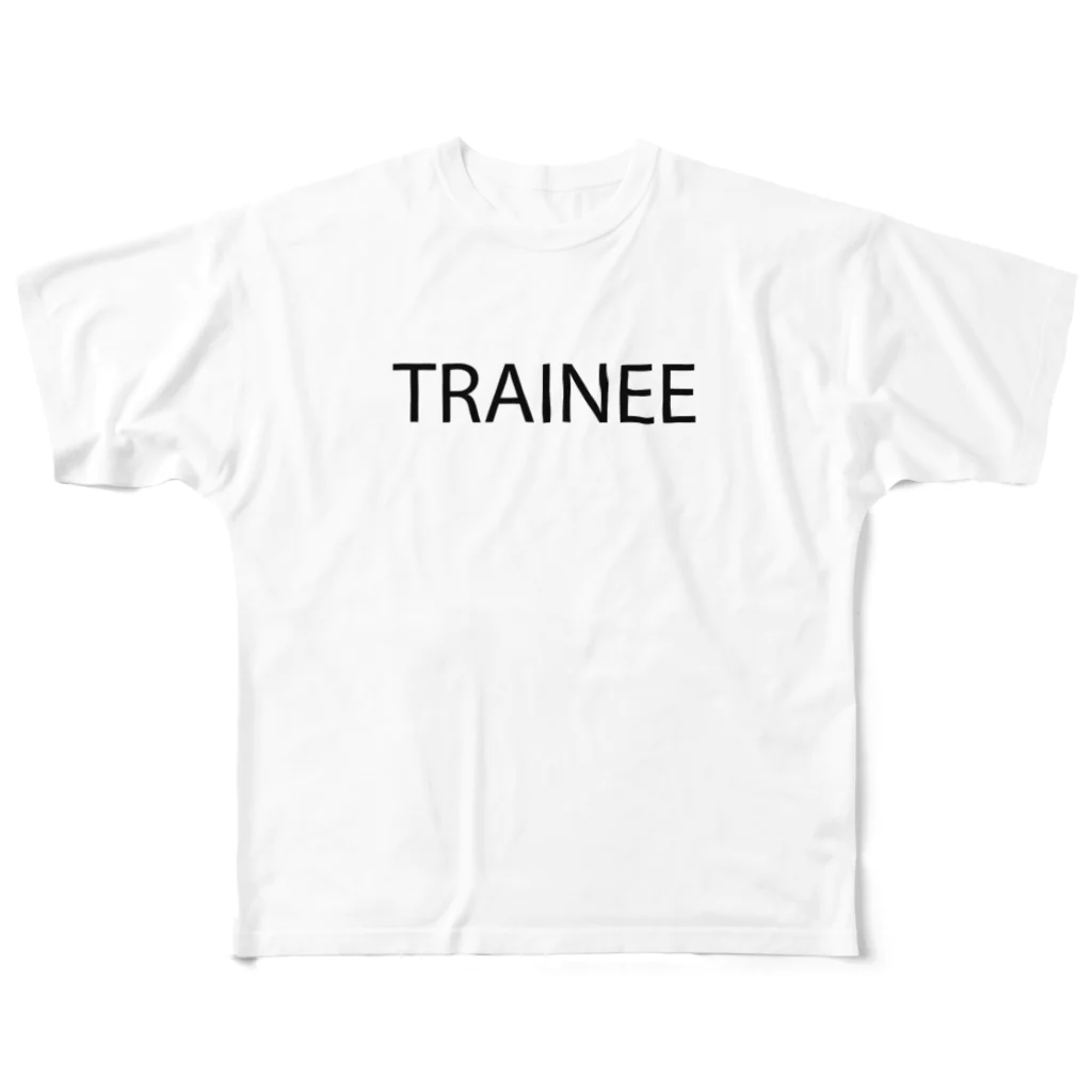 MUGENGEN (ムゲンゲン)のTRAINEE letter BK フルグラフィックTシャツ