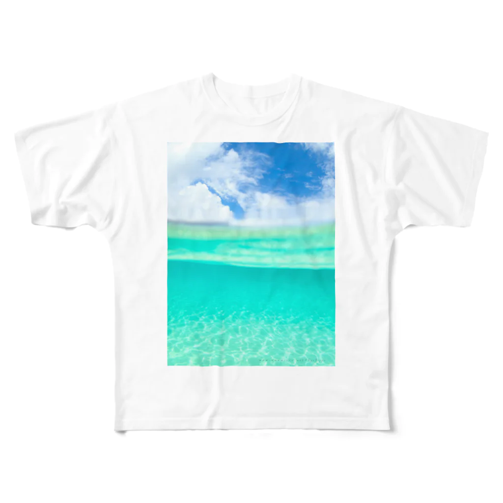 yuuuyuuuの青空と海 All-Over Print T-Shirt