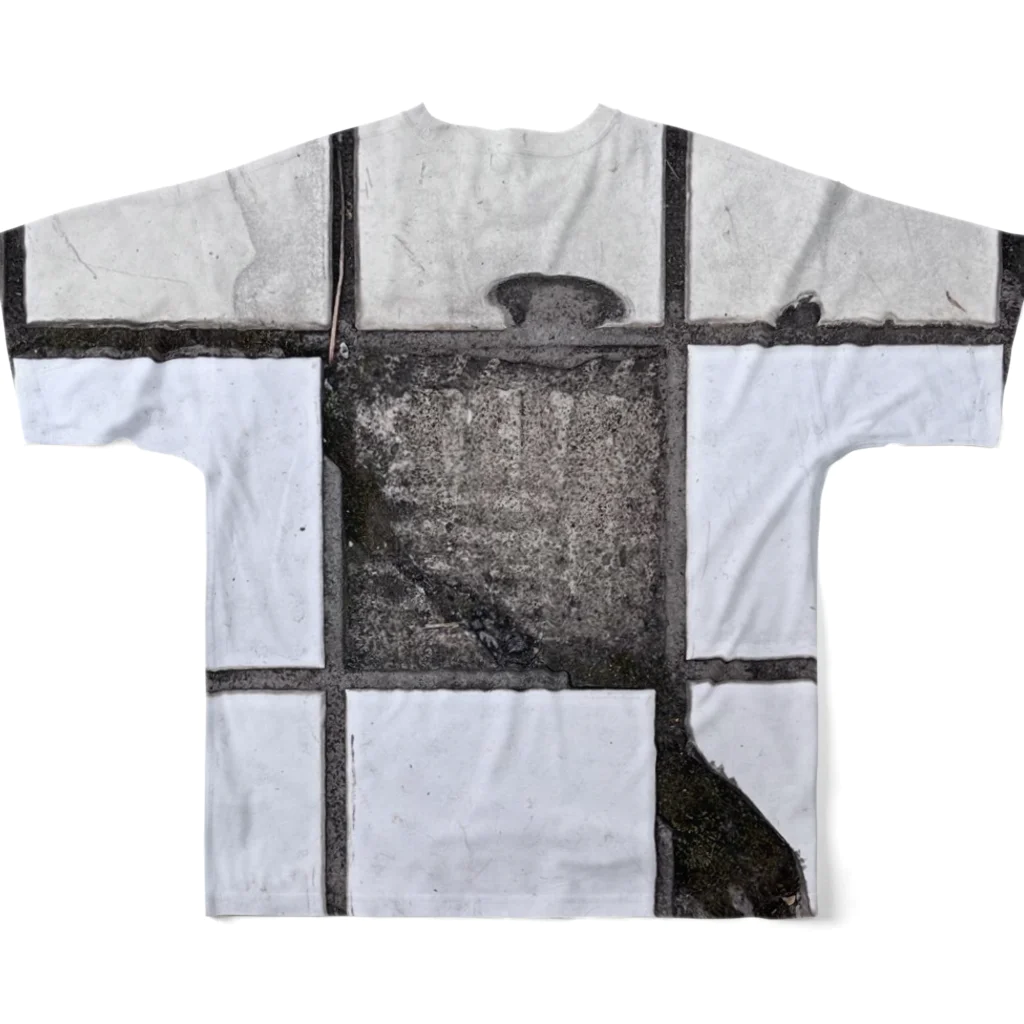 概念具現化屋さんと仲間たちの「破損」KANA HOUNOU All-Over Print T-Shirt :back