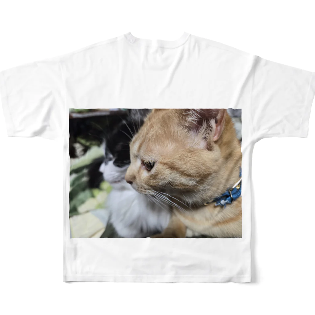ayamomohidemiのキュートな猫猫あくび フルグラフィックTシャツの背面