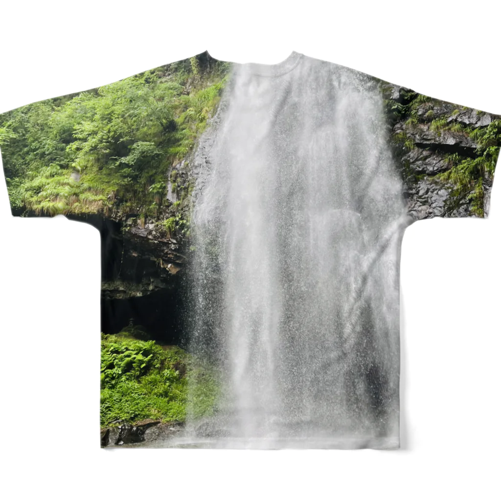 CCCHEART のwaterfall フルグラフィックTシャツの背面