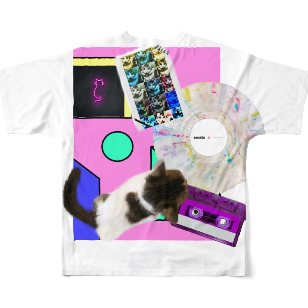 momo_emiのmomo_emi MOMOの背中にはハートが、レコード・カセットテープ♪ フルグラフィックTシャツの背面