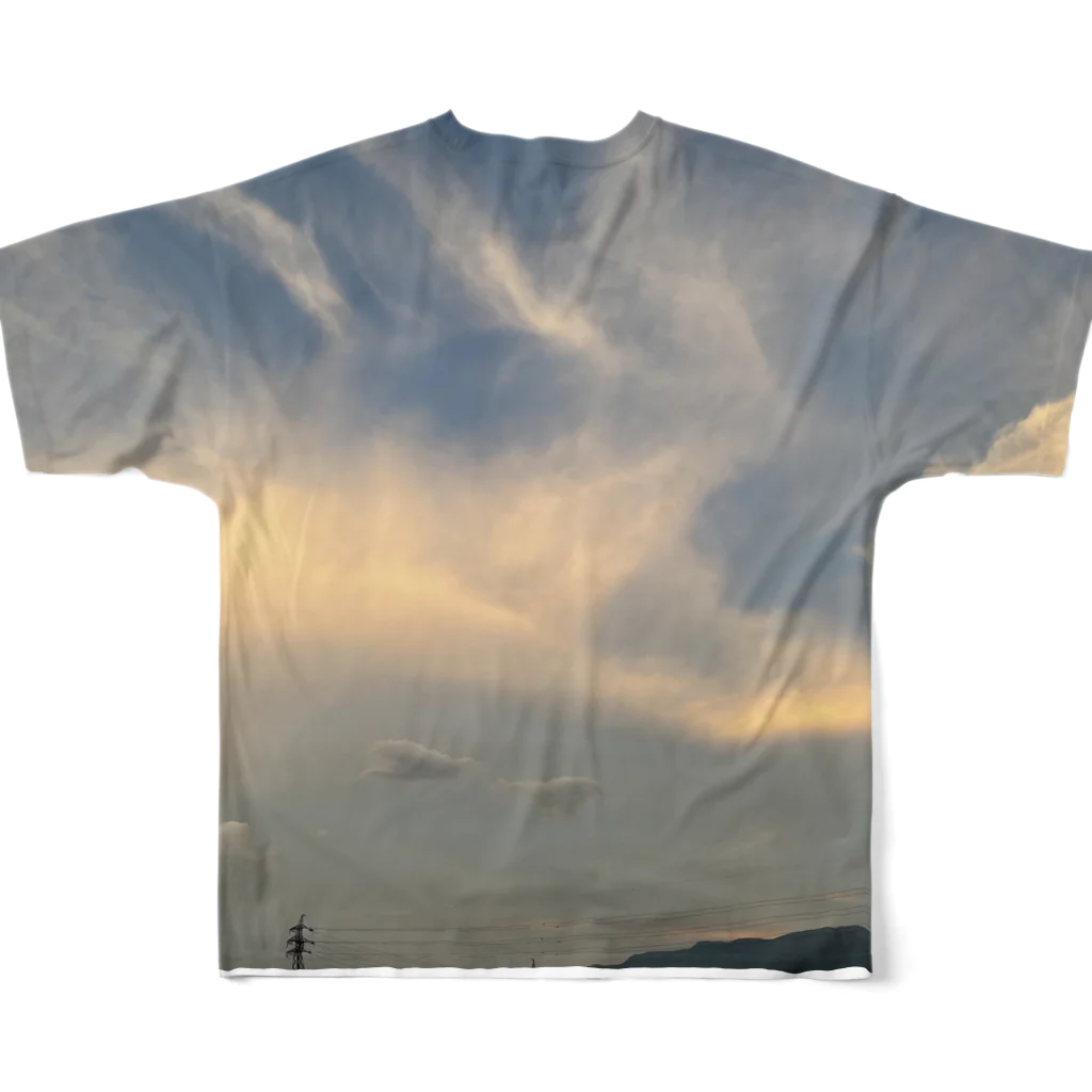 Aki’s design shopの(セール中)Sunset over the tower All-Over Print T-Shirt :back