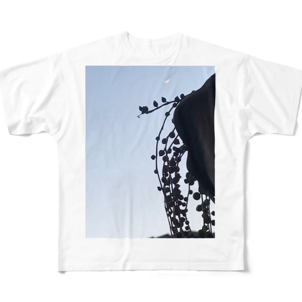 シアン猫の植物図鑑の三日月とグリーンネックレス All-Over Print T-Shirt