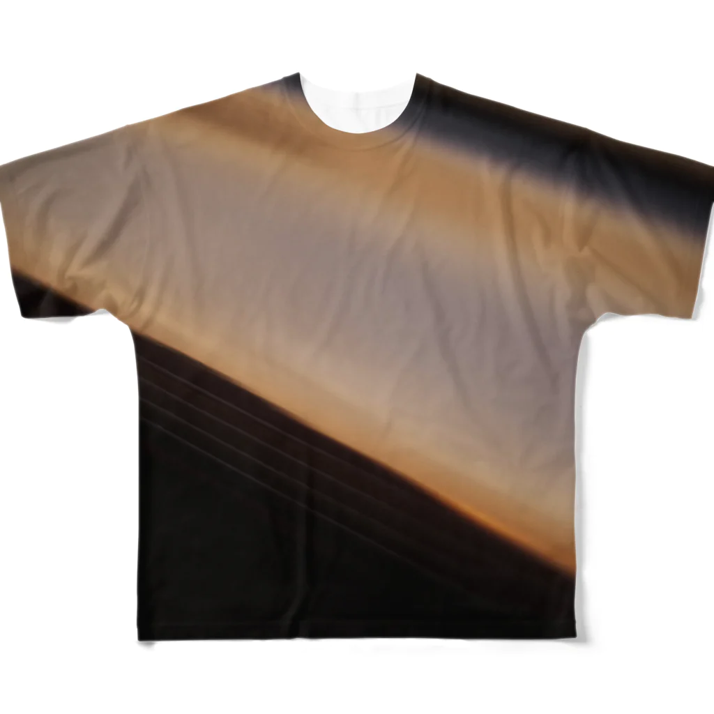 akifumiiwaoのSEPARATE. All-Over Print T-Shirt