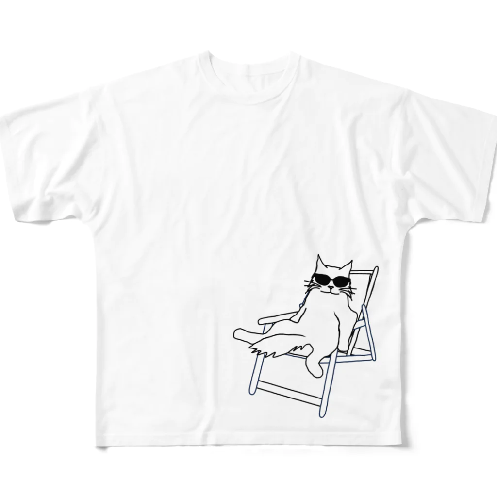 V Voca.のデッキチェアに座る猫 A フルグラフィックTシャツ