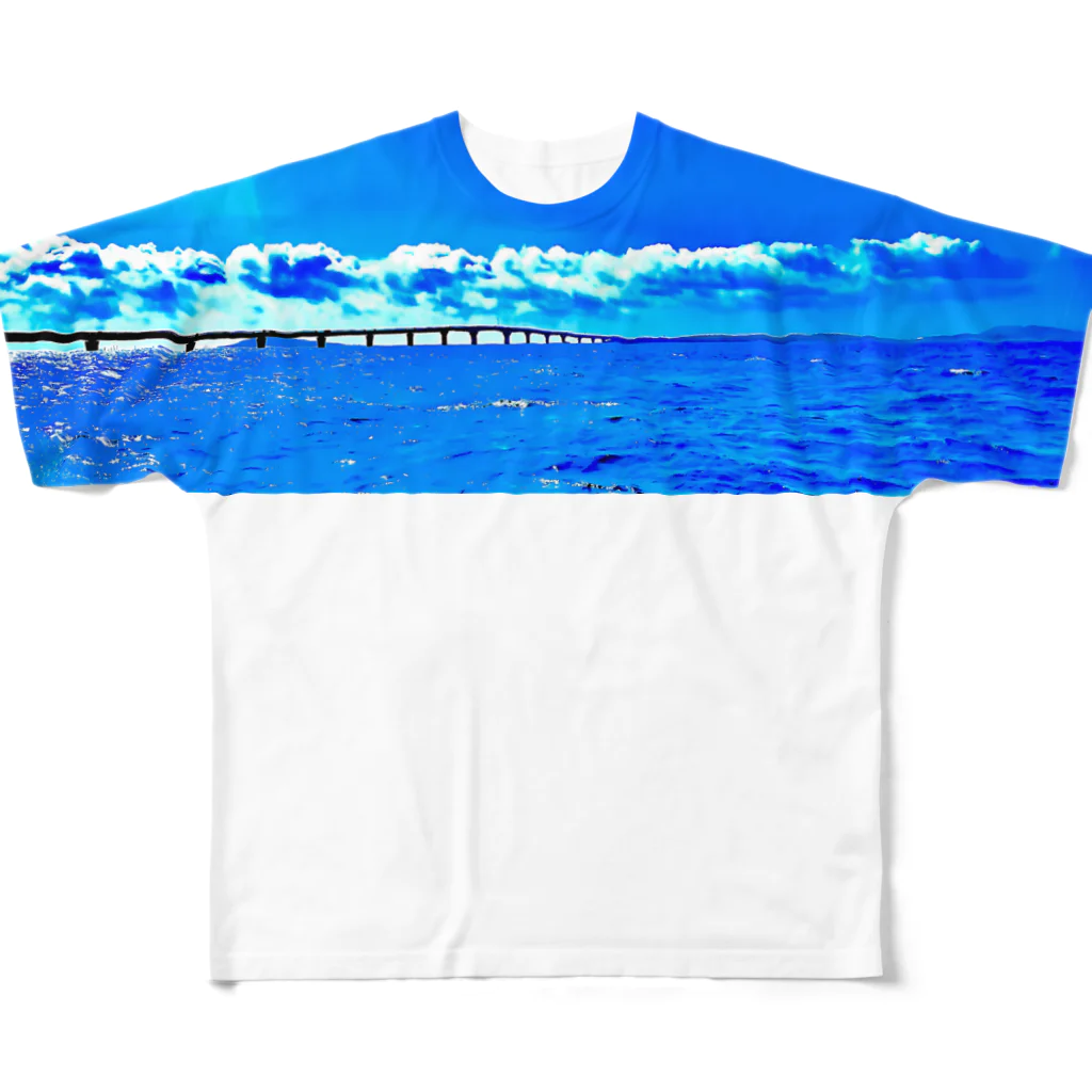 Cafe Lounge & Library pratimākrrm cĥā -ゆるやかな彫刻-のゆるやかな海空〜池間大橋 All-Over Print T-Shirt