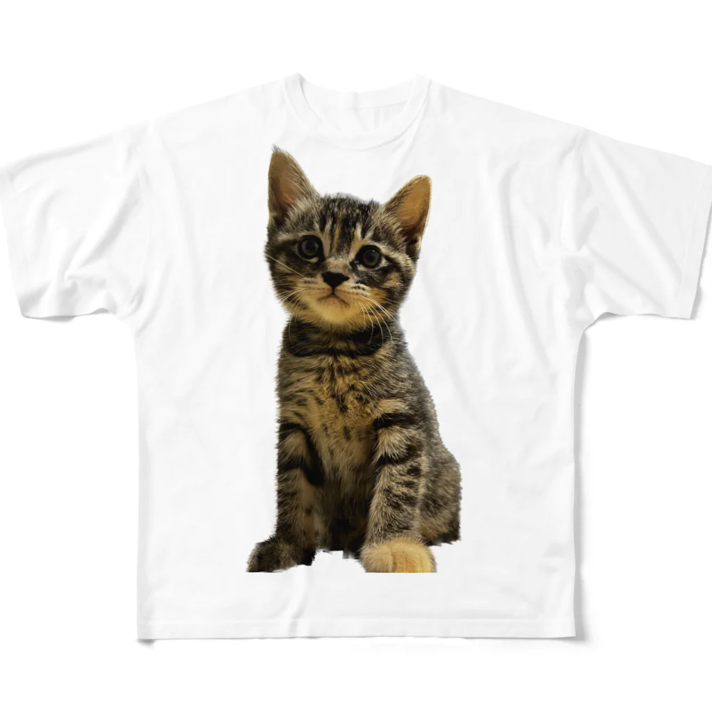ソヒのショップのお座りする子猫 All-Over Print T-Shirt