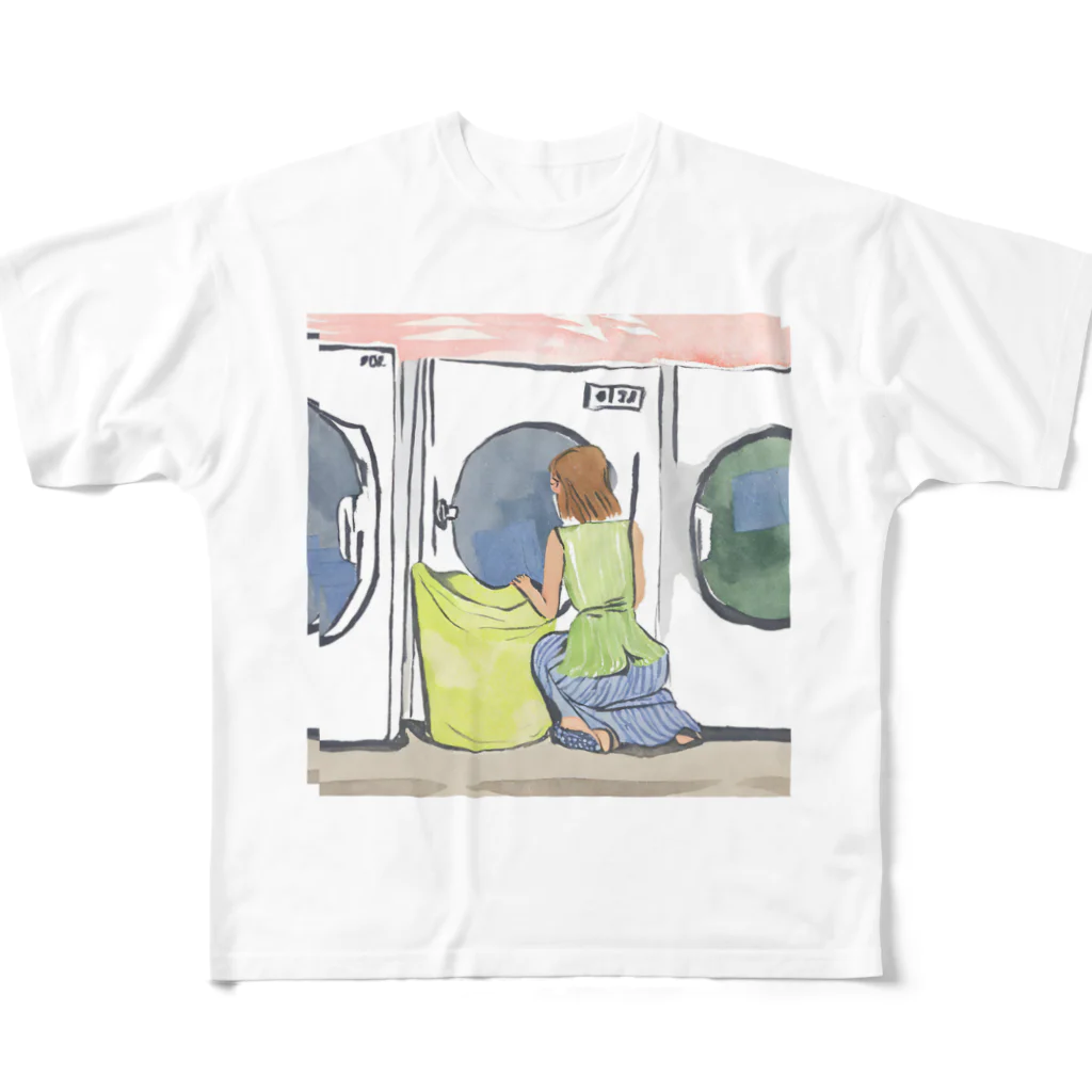 taka matsuのコインランドリーで覗き込む女性 All-Over Print T-Shirt