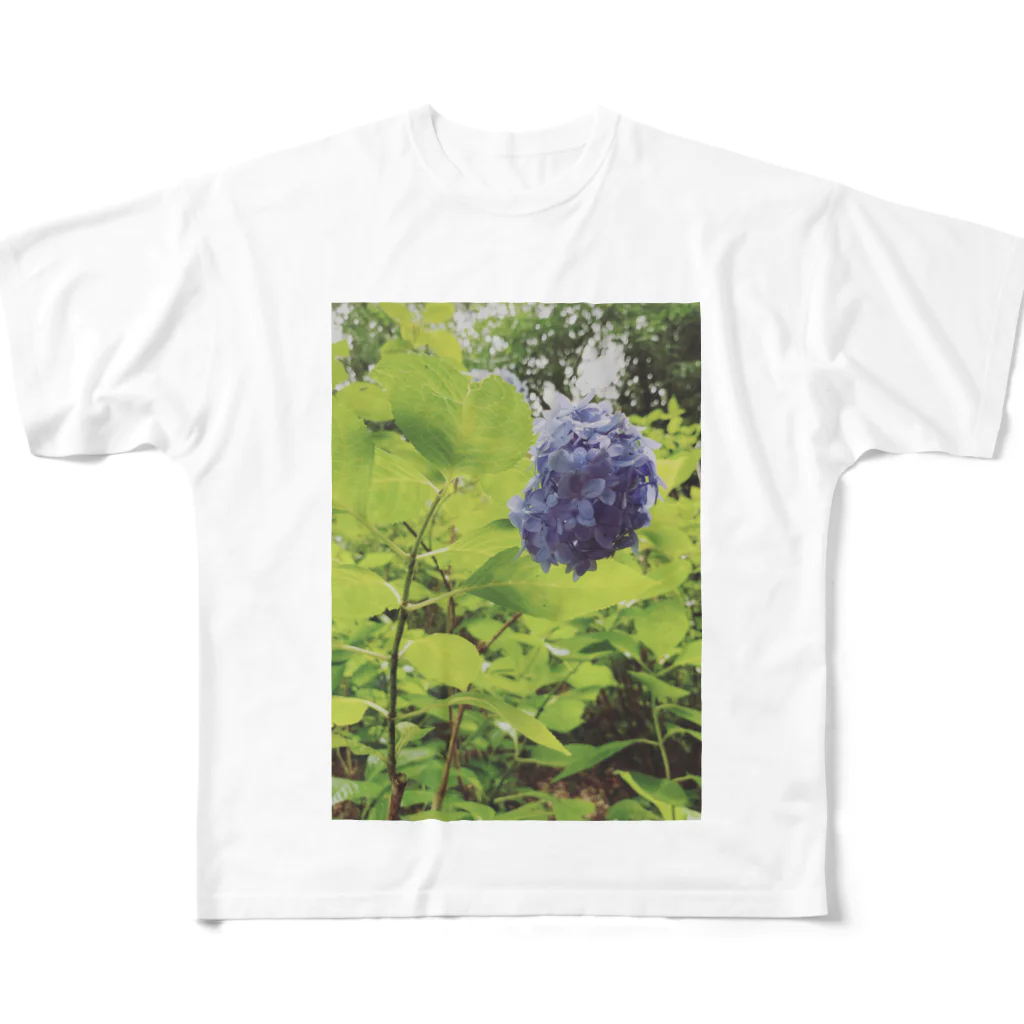 七色花面の美しさ浮かび上がる雨に濡れた紫陽花 フルグラフィックTシャツ