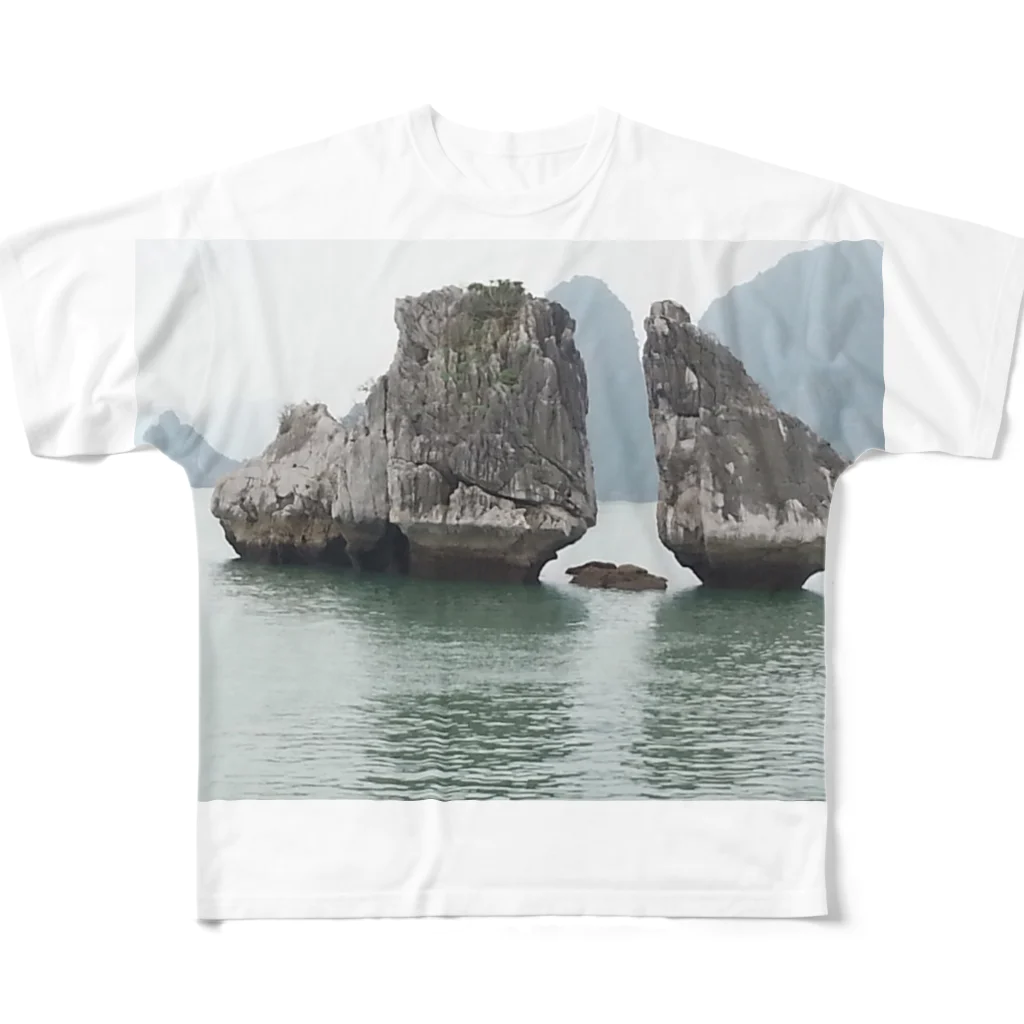 TRIP TRIPのハ・ロン湾　ベトナム フルグラフィックTシャツ