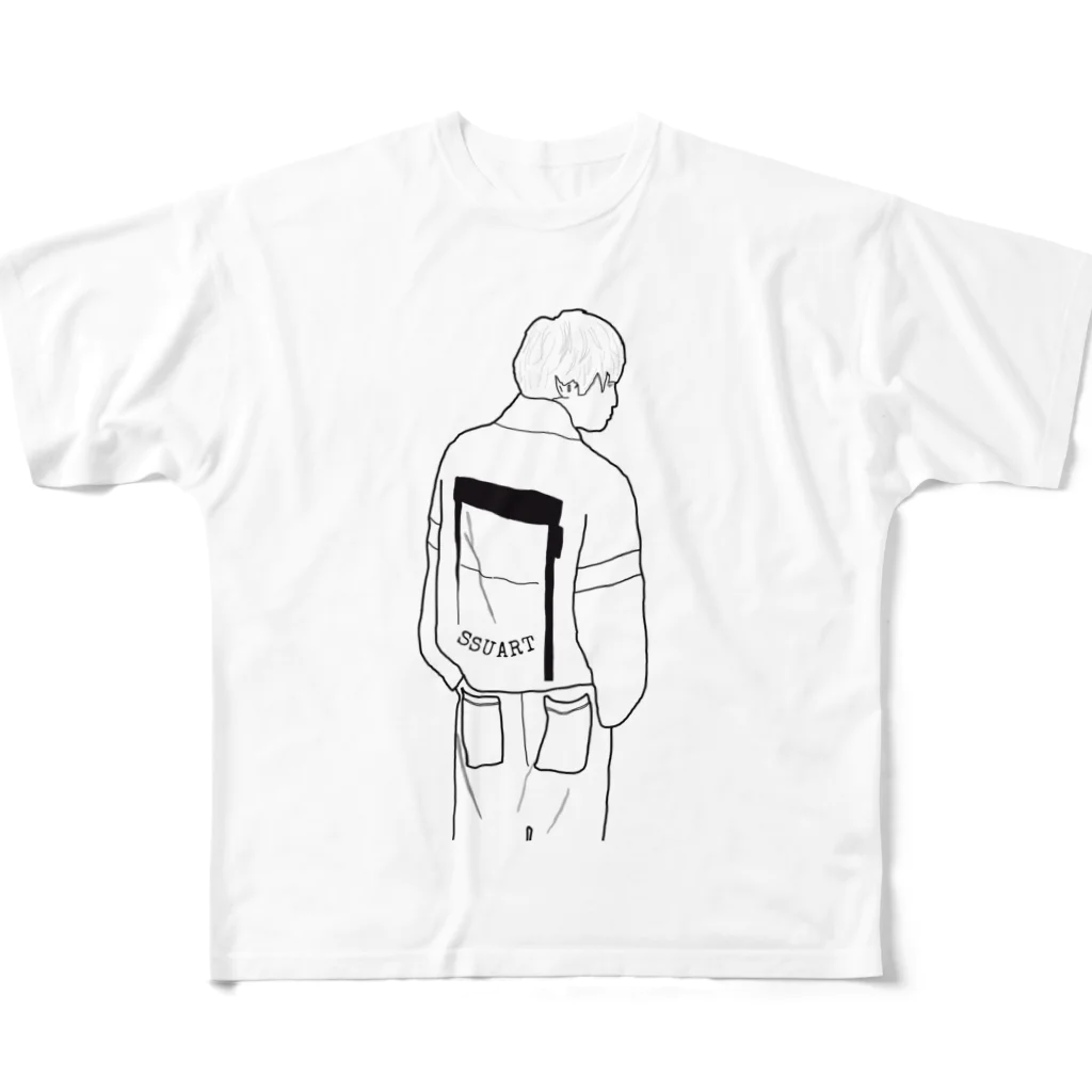 Ayaの後ろ姿から伝わる All-Over Print T-Shirt