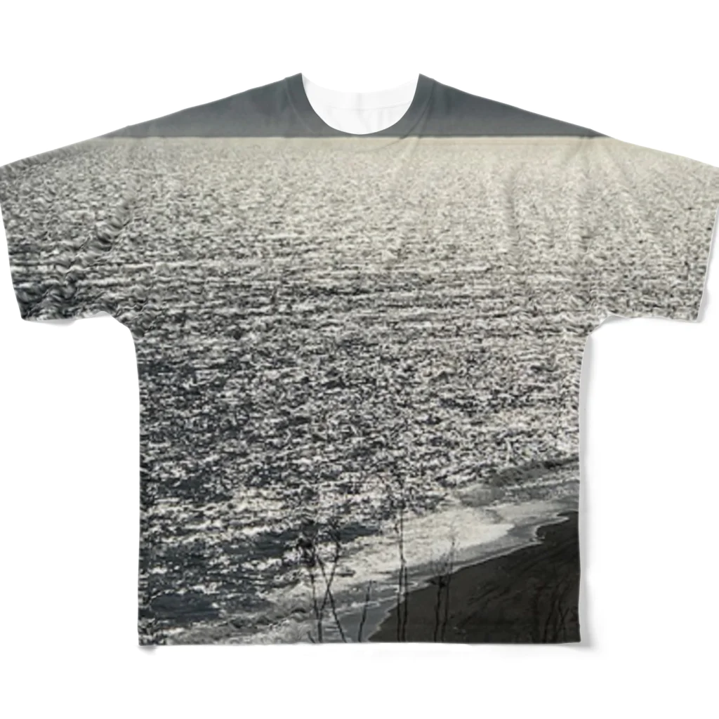 空屋　sorayakusakaの202004241513000　銀の海岸線 All-Over Print T-Shirt