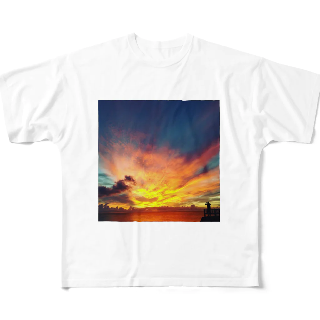 コロと消防士の台風前夜の夕日 All-Over Print T-Shirt