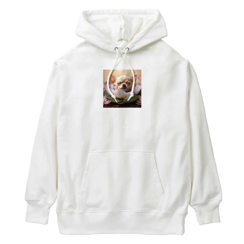 チワワ愛好家ショップの可愛らしいチワワちゃんが睡蓮の中で熟睡中 Heavyweight Hoodie