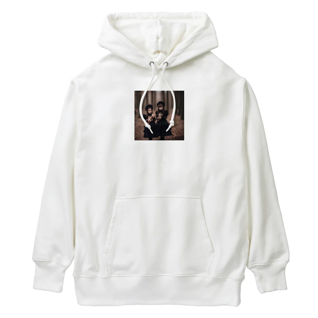 neYunのゴスロリ姉妹はお揃いのクマさん達と一緒にお出かけ Heavyweight Hoodie