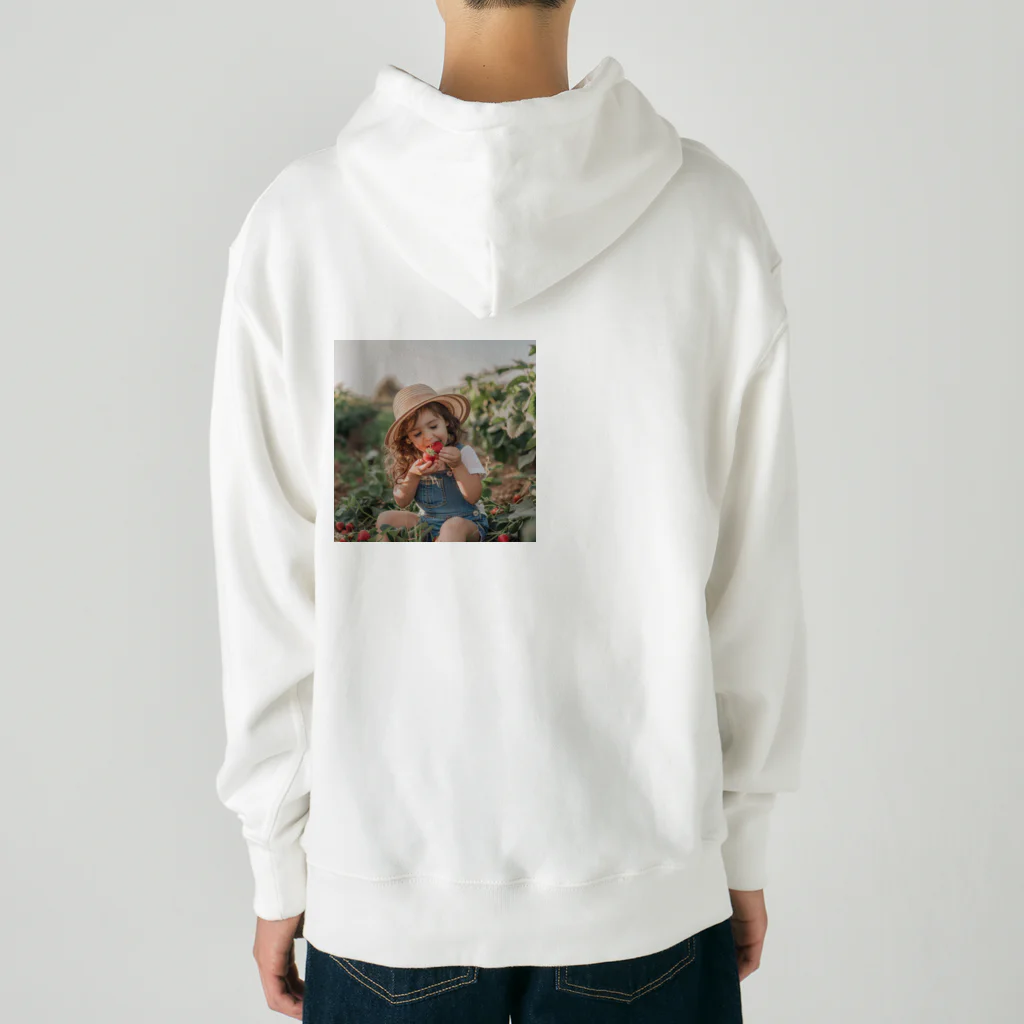 AQUAMETAVERSEの苺狩りで口にほうばんでいる女の子　ラフルール　1859 Heavyweight Hoodie