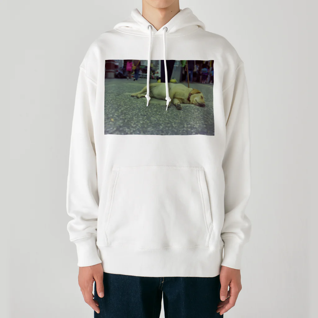 Robin_Hiroshimaの台中の眉毛犬さん Heavyweight Hoodie