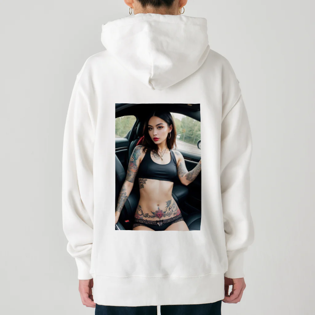 Be proudの車にいるタトゥー美女 Heavyweight Hoodie