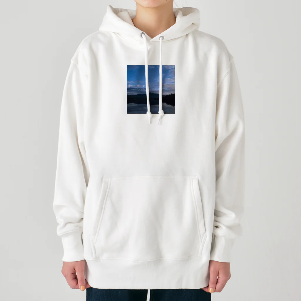 ふとんから出たくないの美しい景色 Heavyweight Hoodie