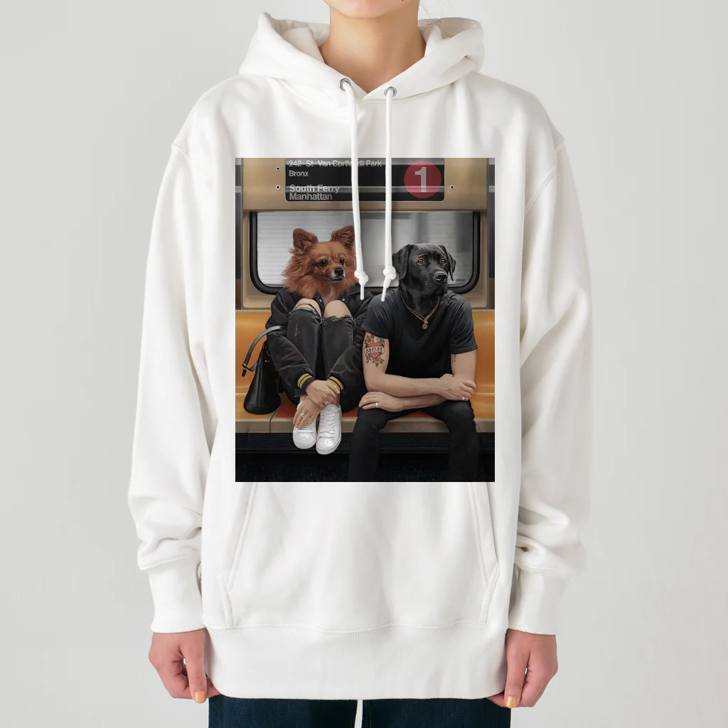 Mottan‘s Art Goods Shopの地下鉄の乗る　犬のカップル Heavyweight Hoodie