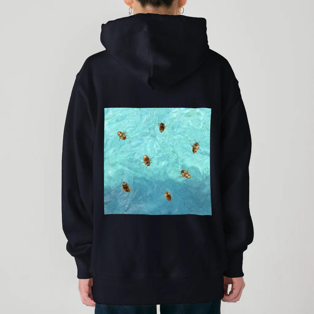 L_arctoaの海を泳ぐチャイロチビゲンゴロウ Heavyweight Hoodie