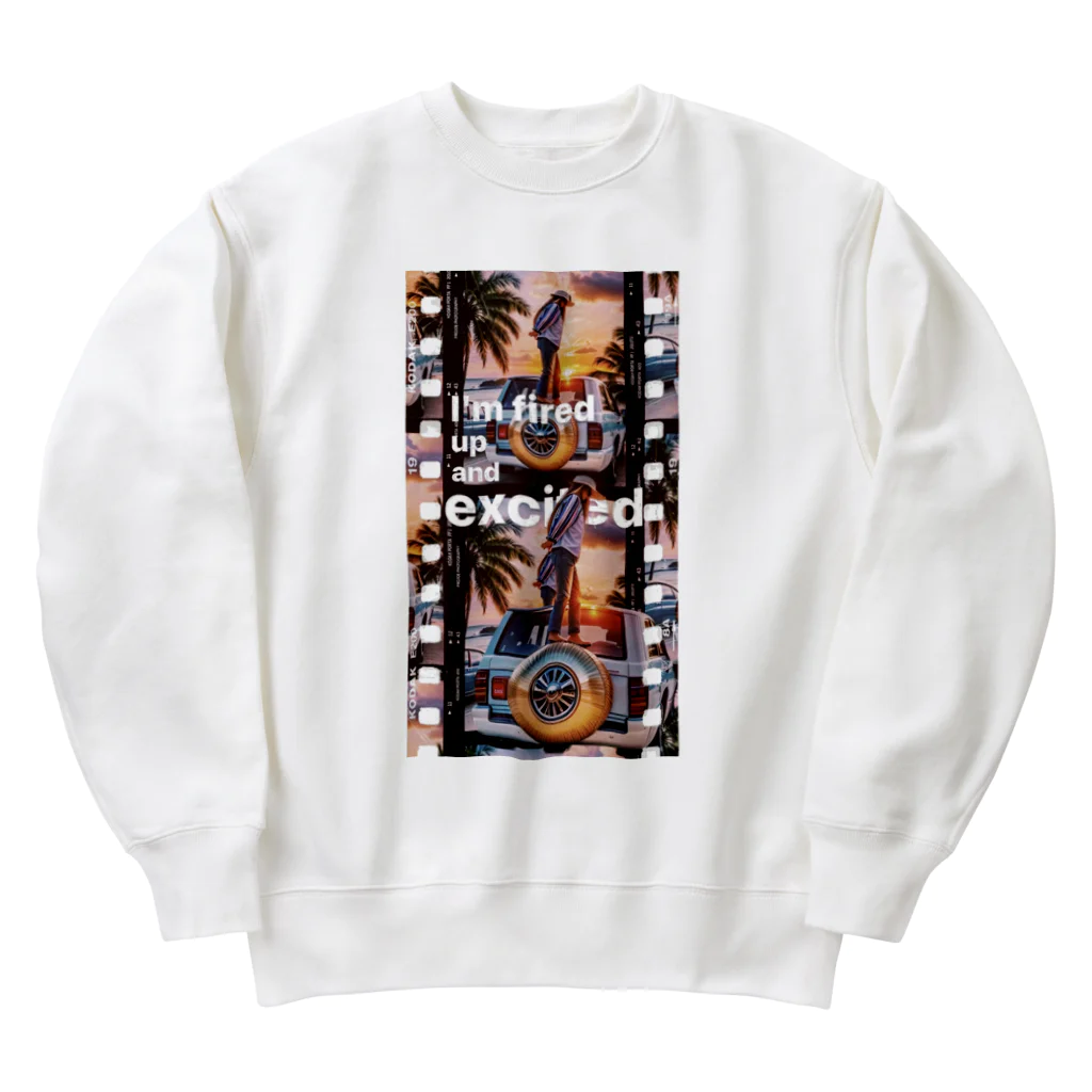 ブラックホワイトの背面タイヤに立つ女性 Heavyweight Crew Neck Sweatshirt