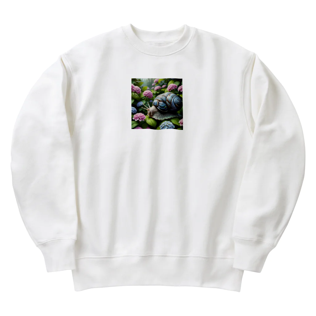 Sunbathingのアジサイの花の下を移動するカタツムリ Heavyweight Crew Neck Sweatshirt