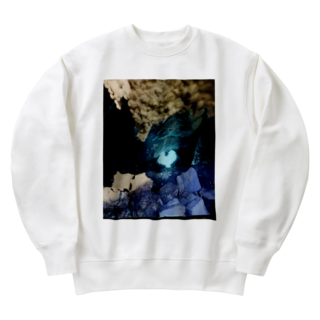 旨味教授といちごもちぷりんの鍾乳洞の青いハート Heavyweight Crew Neck Sweatshirt