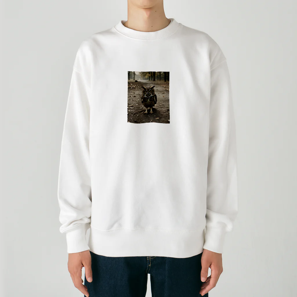 Steampunk Creations屋の地面を歩くフクロウ Heavyweight Crew Neck Sweatshirt