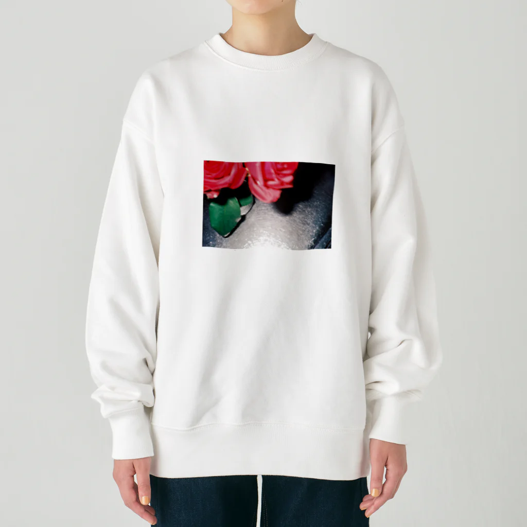 フィルムカメラ屋さんのボケた薔薇 Heavyweight Crew Neck Sweatshirt