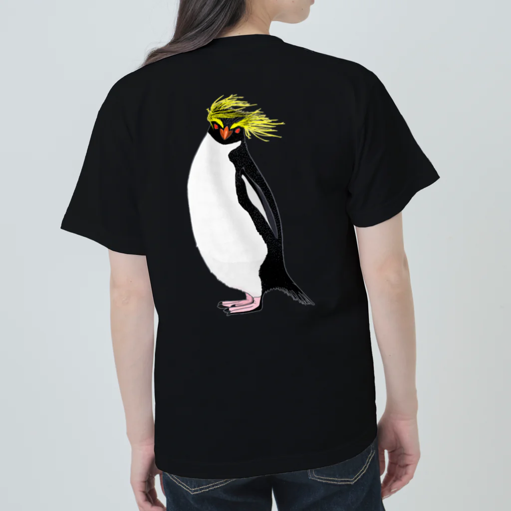 LalaHangeulの風に吹かれるイワトビペンギンさん(文字無しバージョン) バックプリント ヘビーウェイトTシャツ