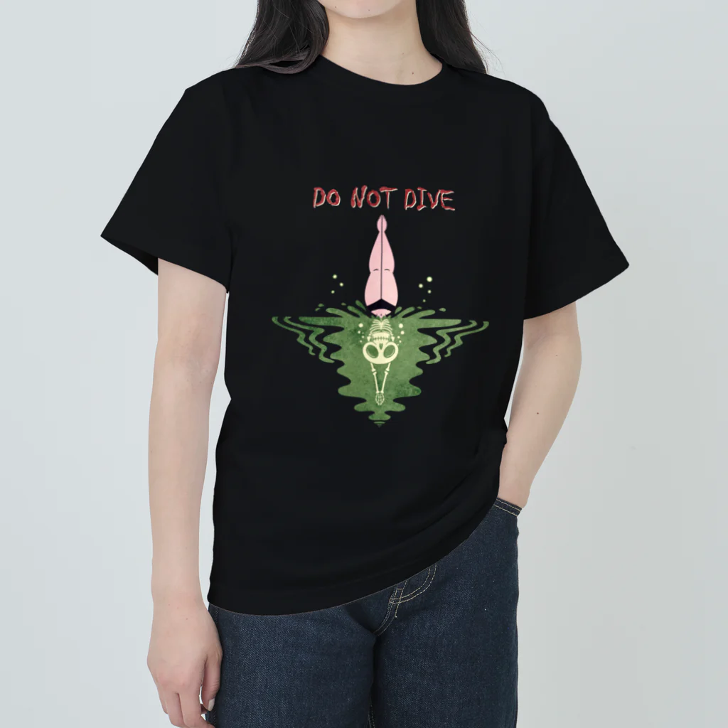 nidan-illustrationの"DO NOT DIVE" ヘビーウェイトTシャツ