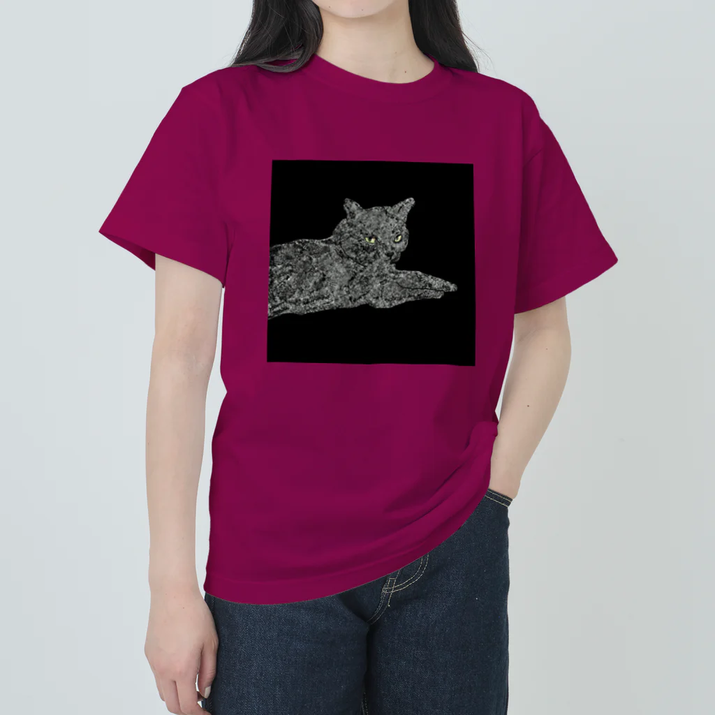 たかはしの店の黒猫のジジ Heavyweight T-Shirt