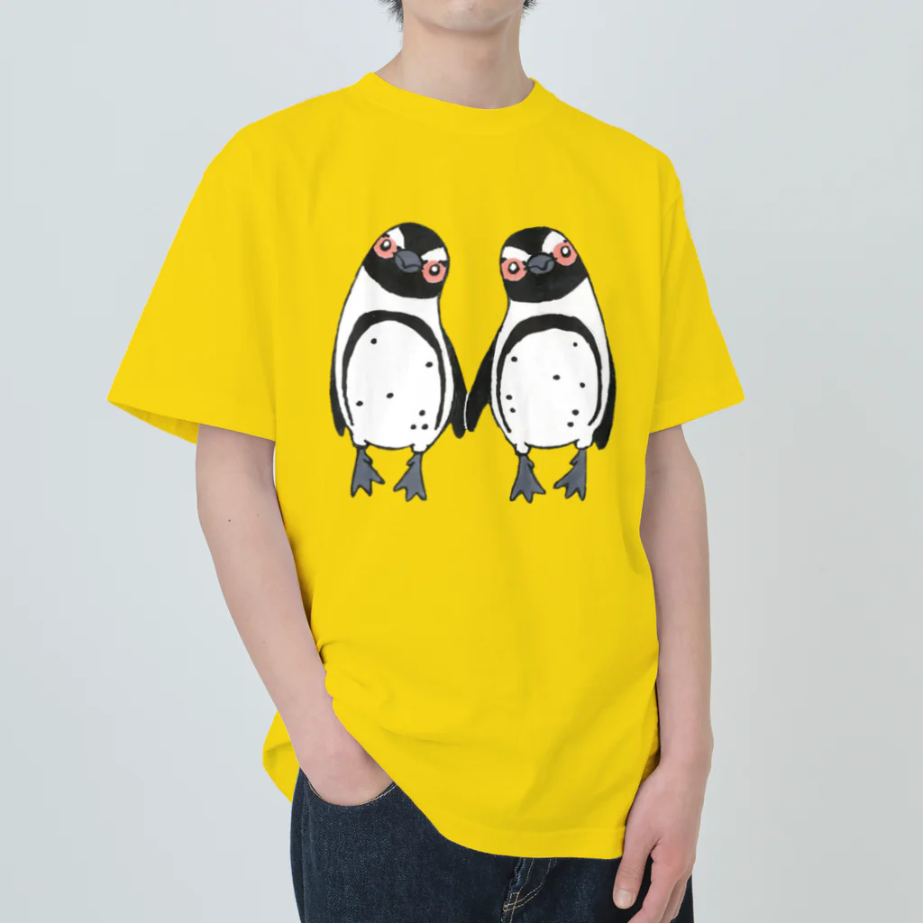 penguininkoの手繋ぎケープペンギンのカップル🐧❤️🐧 ヘビーウェイトTシャツ