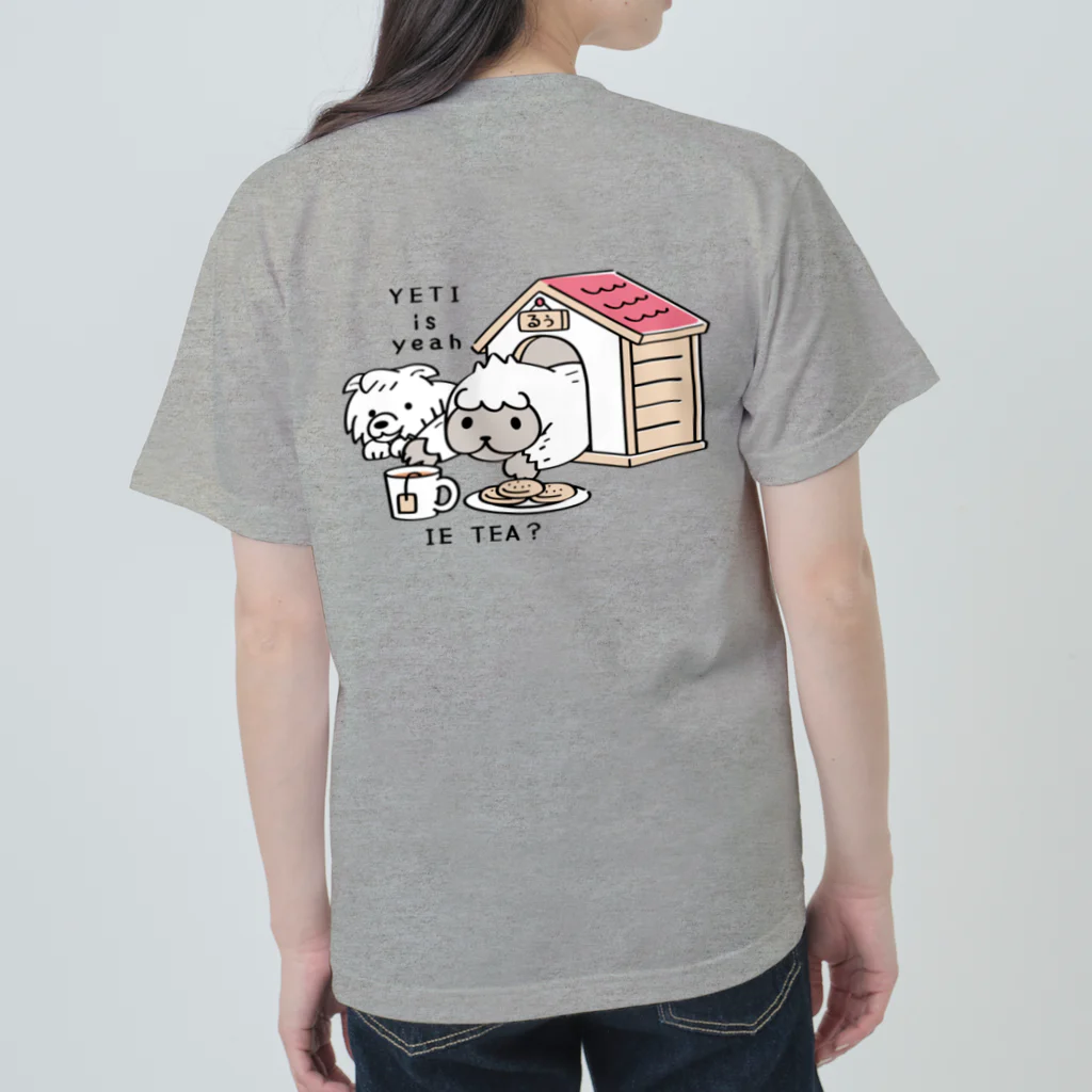 イラスト MONYAAT のバックプリント YETI is yeahの家でお茶 ヘビーウェイトTシャツ