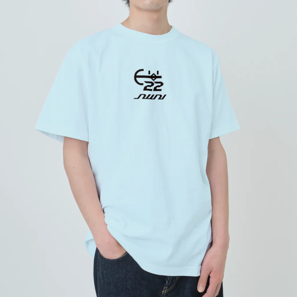 『niini』ONLINE SHOPの中江映利加プロデュース Heavyweight T-Shirt