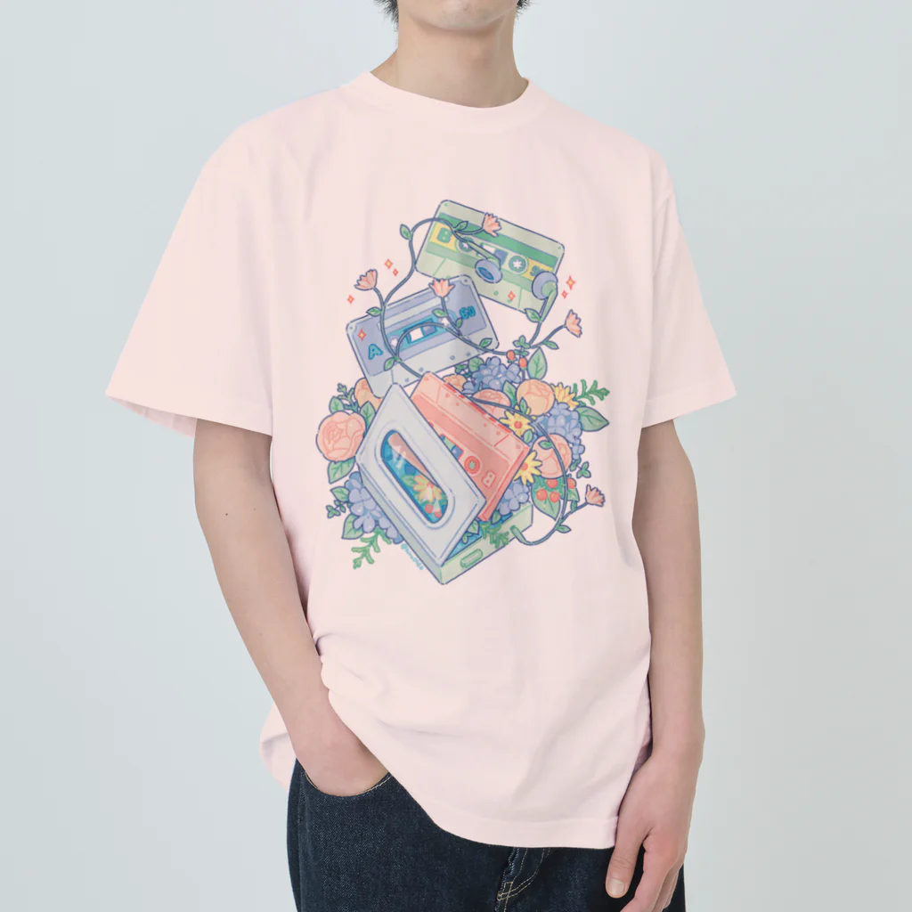 ヒロコのカセットテーププレーヤー Heavyweight T-Shirt