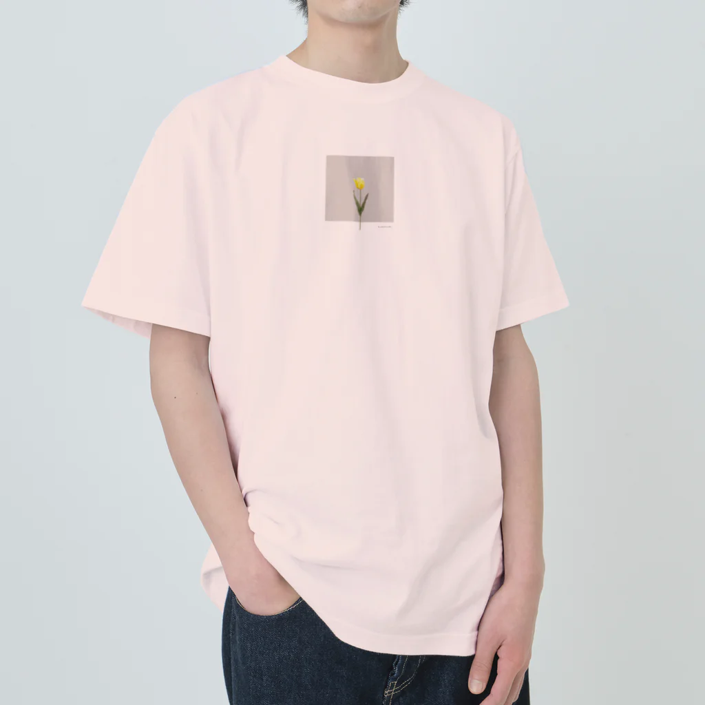 rilybiiのsakura milk tea . yellow .  tulip . Heavyweight T-Shirt