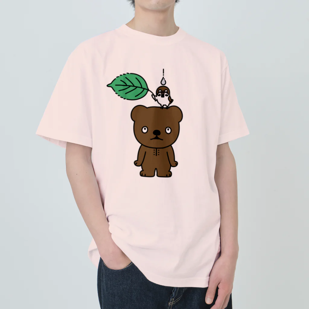 イラスト MONYAAT のこぐまとスズメと雨のしずく Heavyweight T-Shirt