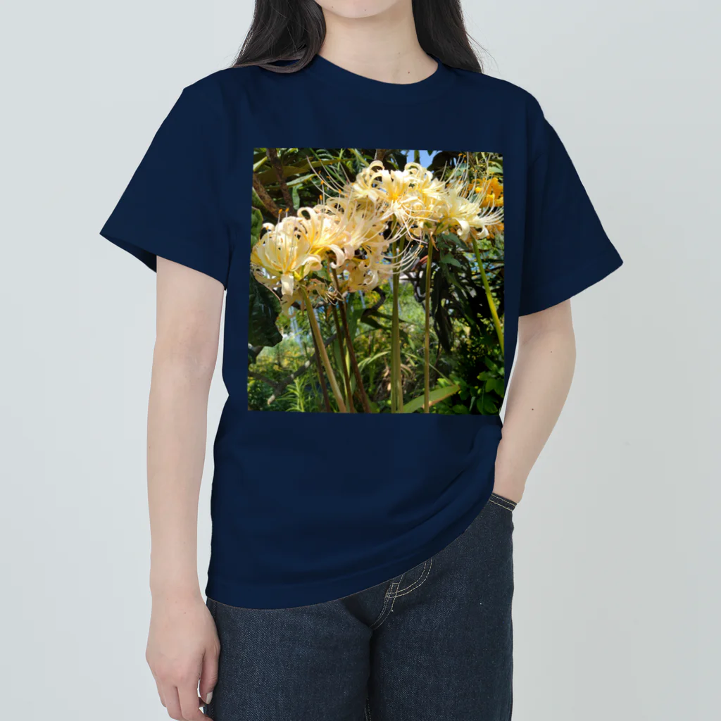 MMの白いひがん花 ヘビーウェイトTシャツ