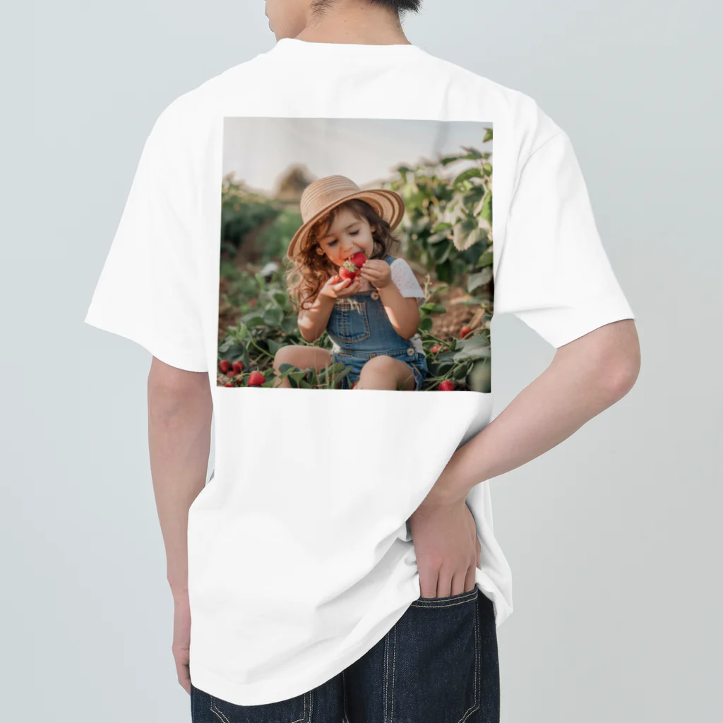 AQUAMETAVERSEの苺狩りで口にほうばんでいる女の子　ラフルール　1859 Heavyweight T-Shirt