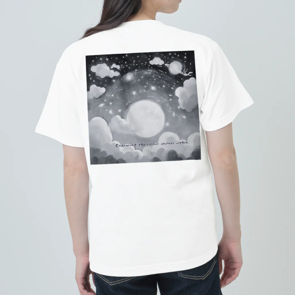 hydrangea-macrophyllaのEmbracing the cosmic journey within. ヘビーウェイトTシャツ