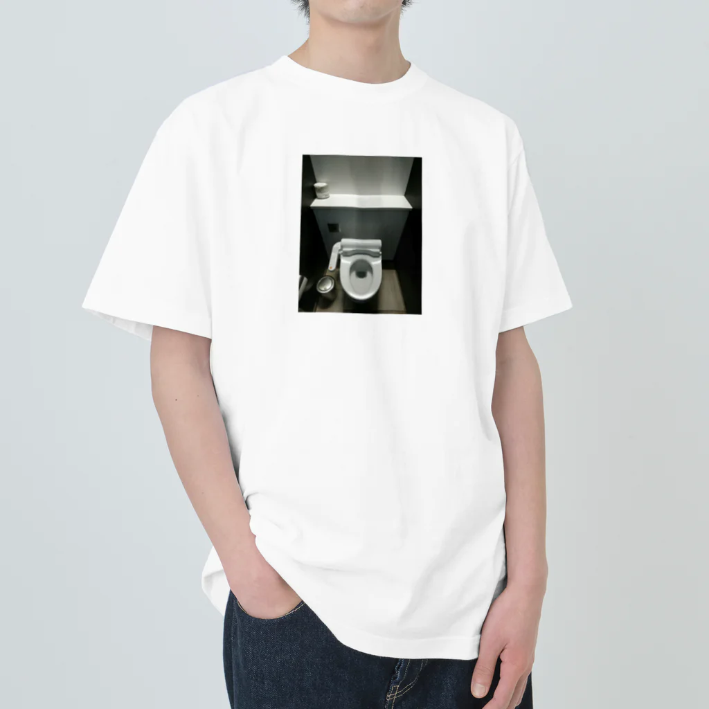 sisuのトイレの写真 Heavyweight T-Shirt
