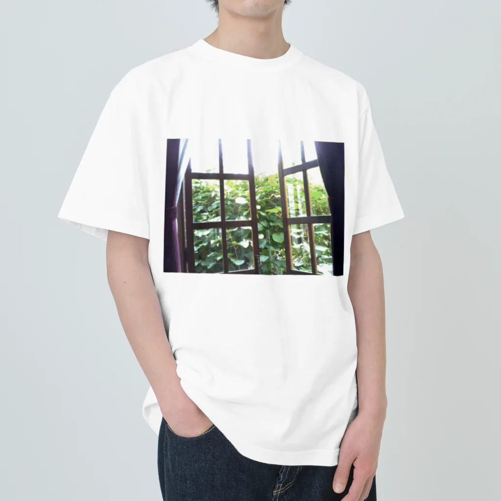 nostalgia のThe other side of the window Heavyweight T-Shirt