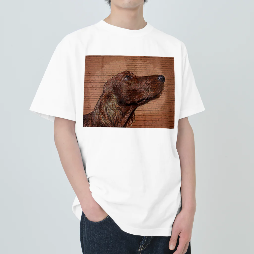 【CPPAS】Custom Pet Portrait Art Studioのアイリッシュセッタードッグ - レンガブロック背景 ヘビーウェイトTシャツ