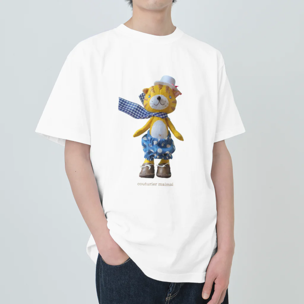 クチュリエマイマイのクチュリエマイマイトラさんドール Heavyweight T-Shirt