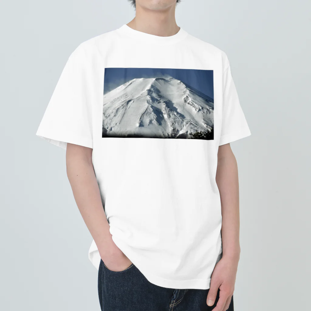 下田村の冠雪した富士山_003 Heavyweight T-Shirt