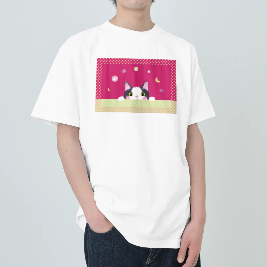 Esassy shopのマゼンタピンク！そっと覗く猫 Heavyweight T-Shirt